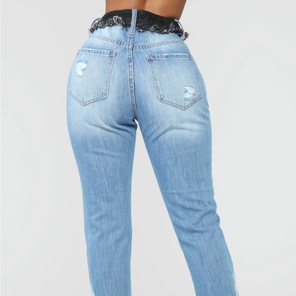 Fashion Nova Contrasting Opinions Distressed Boyfriend Jeans -Light Wash. - Picture 2 of 3
